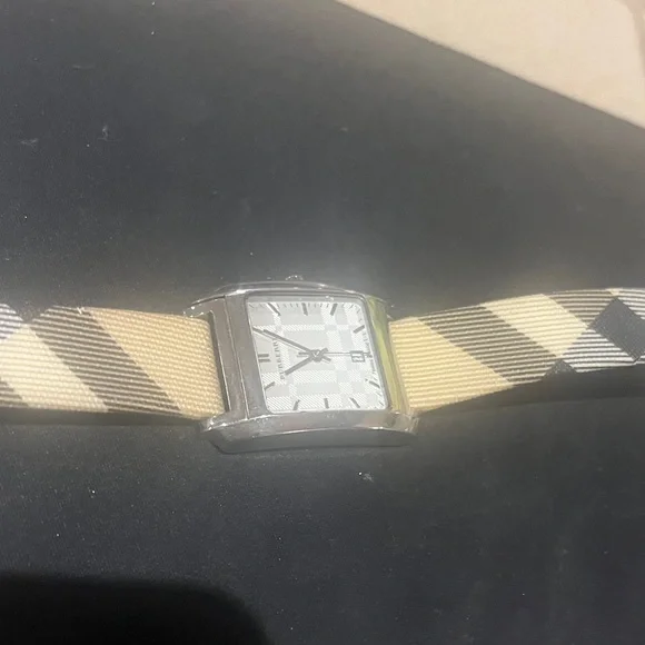Burberry Beige and Black Checkered Women's Watch - Picture 10 of 15